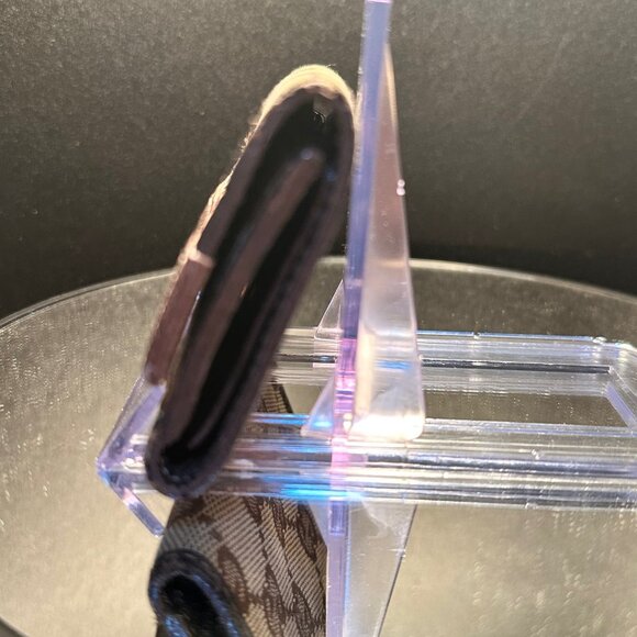 Gucci GG Canvas Key Case - GUC - Picture 3 of 8